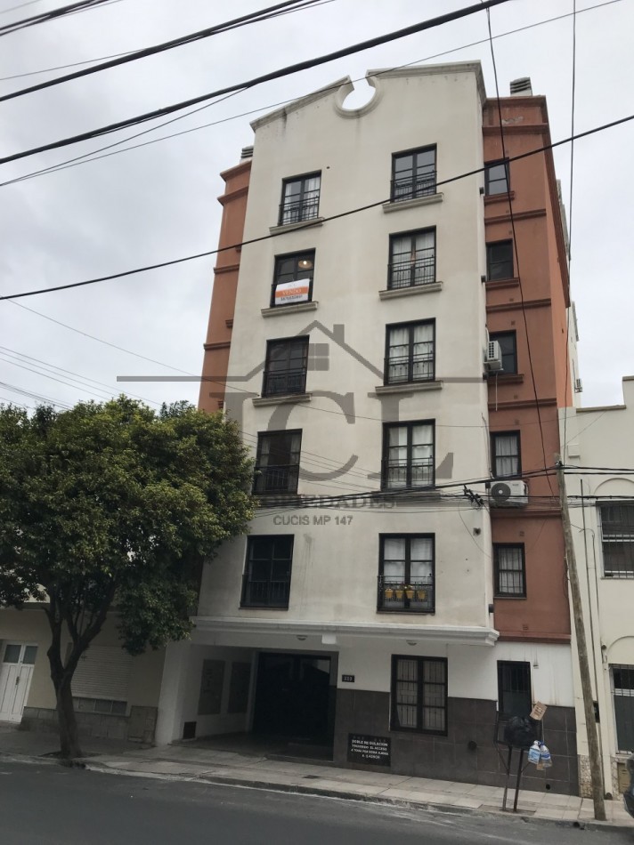 VENTA DEPARTAMENTO AMEGHINO AL 200