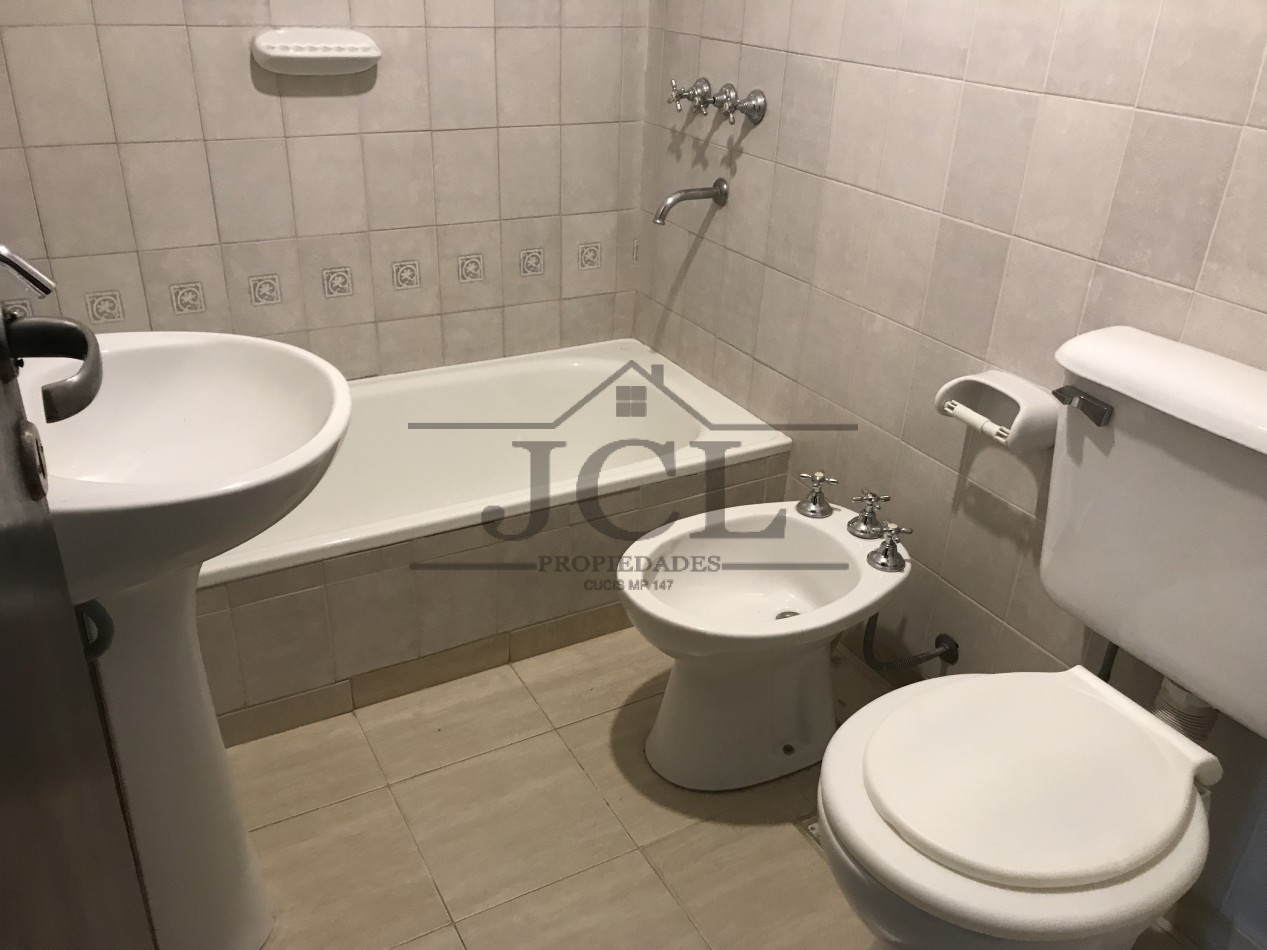 VENTA DEPARTAMENTO AMEGHINO AL 200
