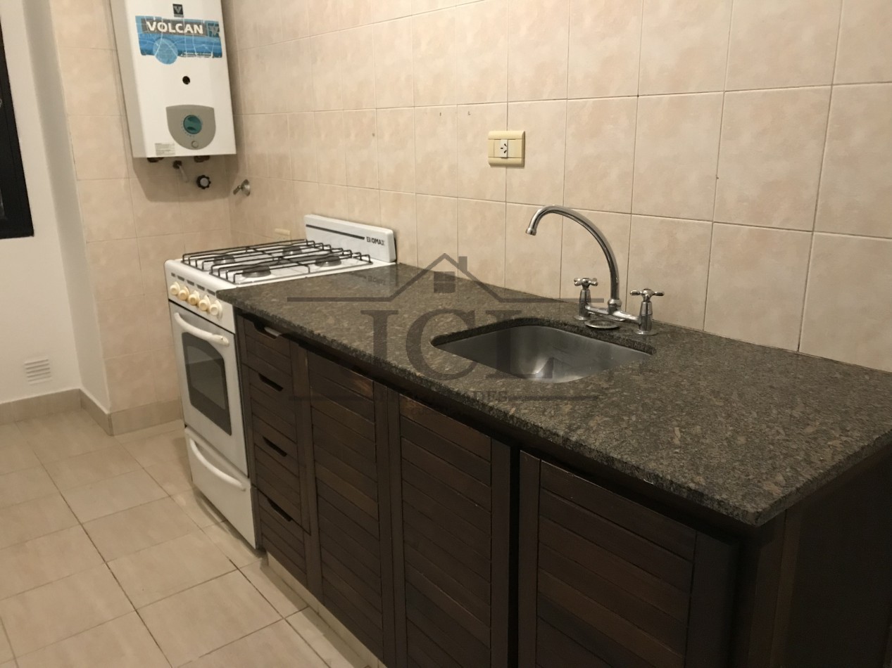 VENTA DEPARTAMENTO AMEGHINO AL 200
