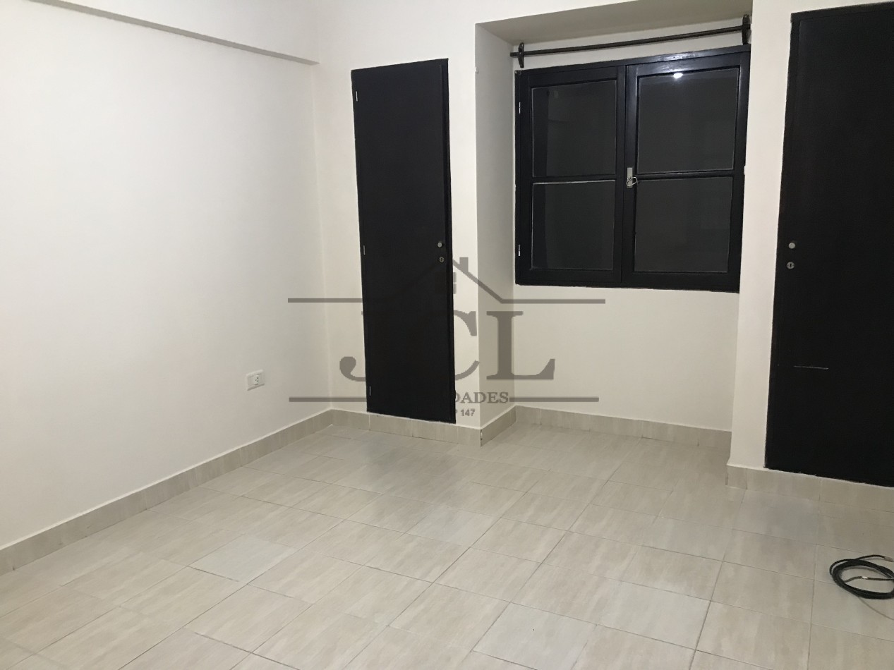 VENTA DEPARTAMENTO AMEGHINO AL 200
