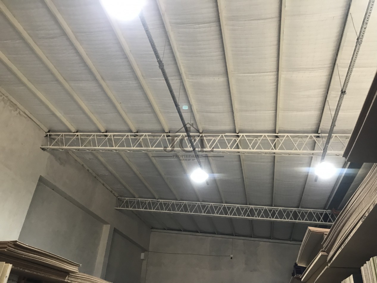 VENTA GALPON MACROCENTRO