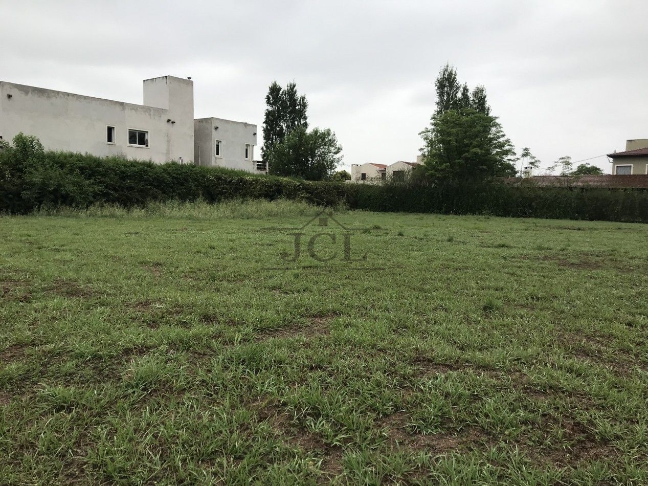 VENTA TERRENO B° PRIVADO LOS OLMOS