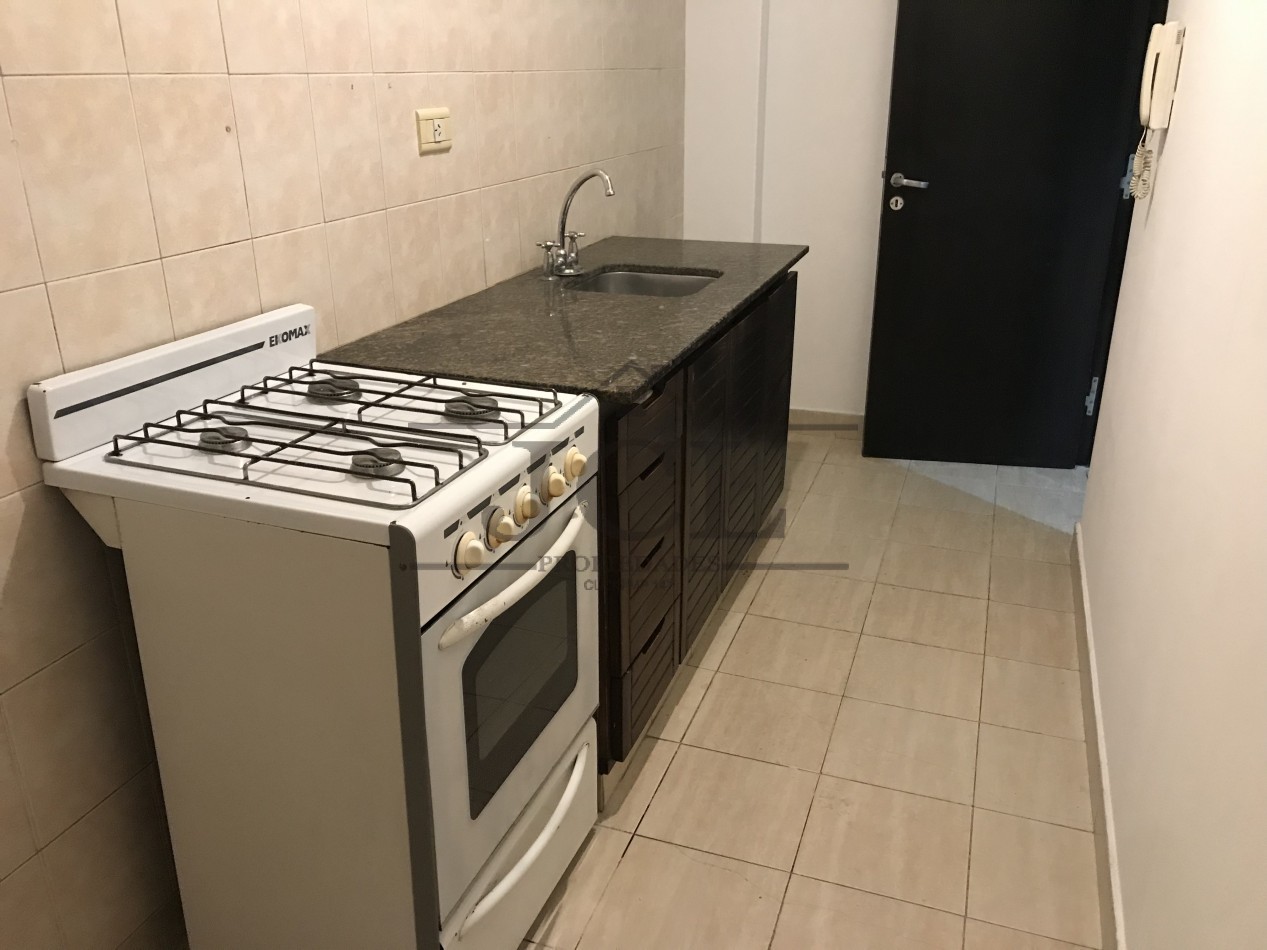 VENTA DEPARTAMENTO AMEGHINO AL 200